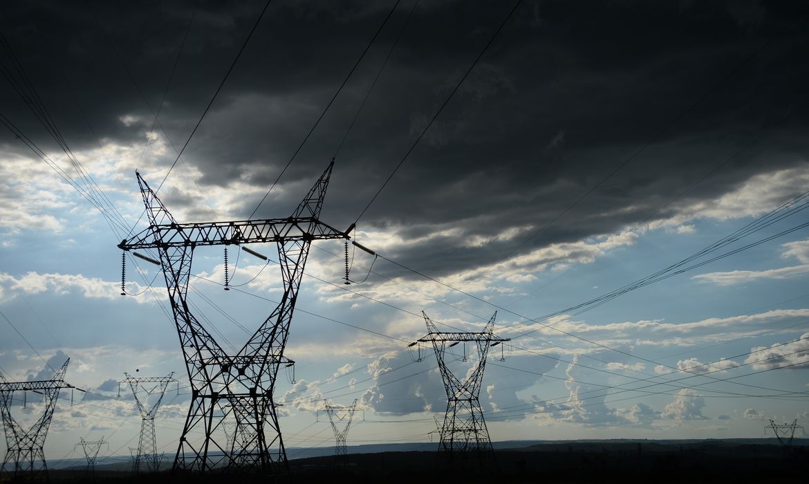 Linhas de transmissão de energia do sistema elétrico nacional