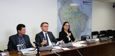 Bolsonaro durante transmissão de Live para redes sociais