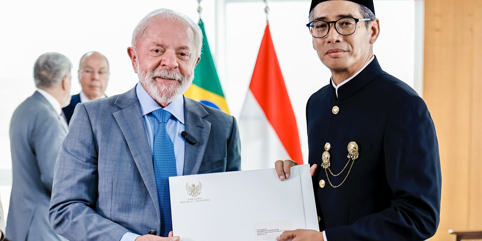 Lula recebe credenciais de nove novos embaixadores