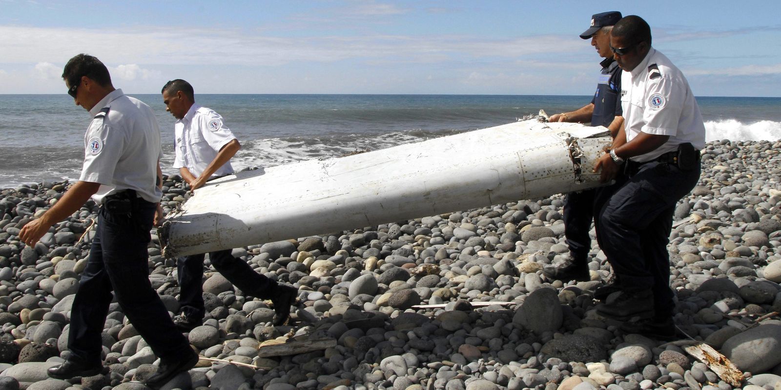Destroço encontrado em ilha pertence ao avião da Malaysia Airlines - Foto: Reprodução