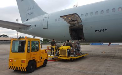 Avião da FAB saiu de Brasília com quase 23 toneladas de leite em pó e 500 kits de primeiros socorros com destino a Boa Vista, Roraima, para a ajuda humanitária colocada à disposição dos venezuelanos