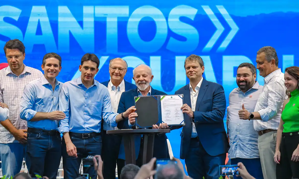 Lula e Tarcsio anunciam edital de construo do tnel Santos-Guaruj