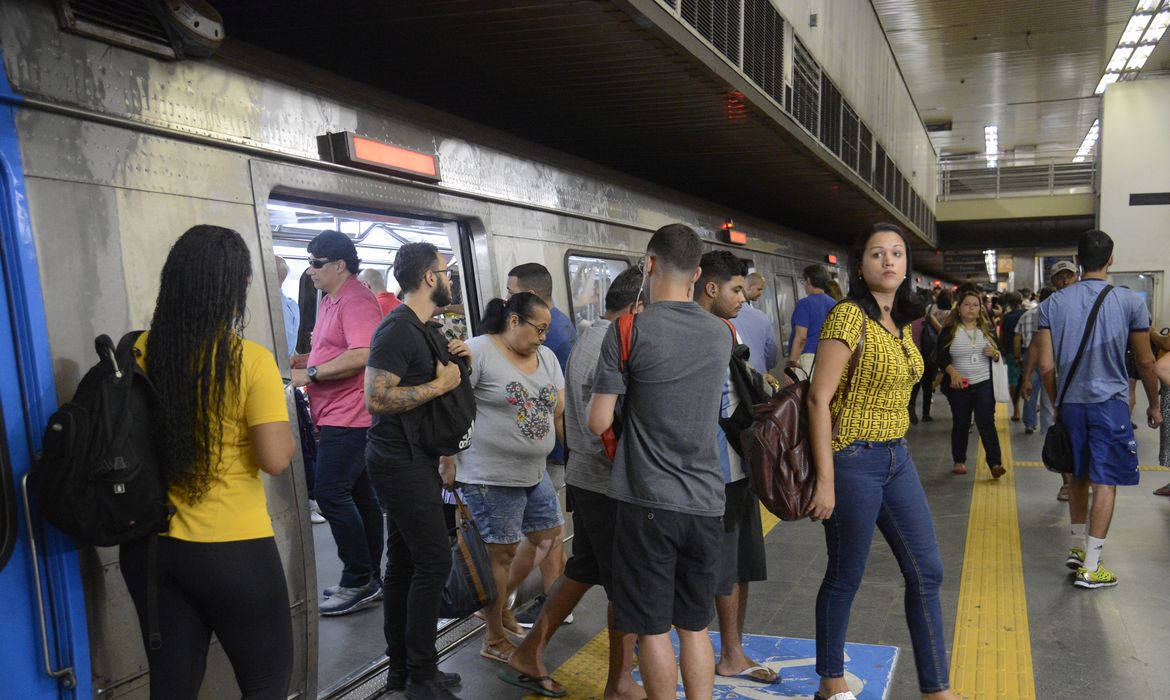 Fernando Frazão/Agência Brasil  Plataforma de embarque da estação Central do Metrô Rio, no centro da cidade.