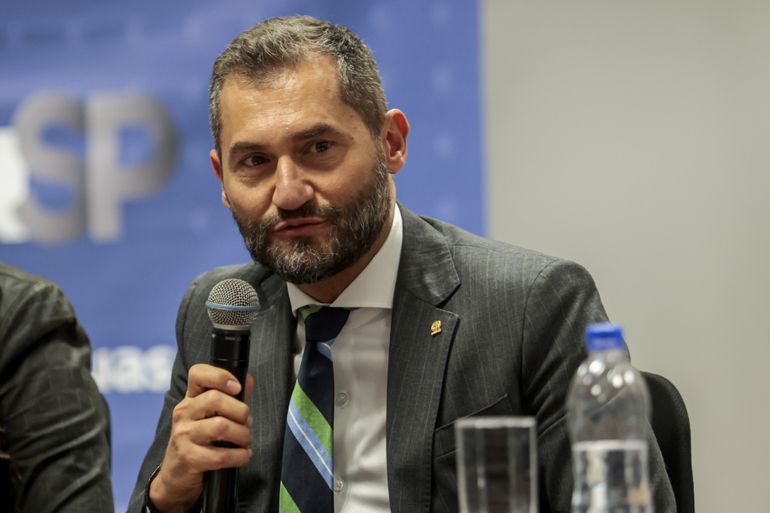 São Paulo (SP), 23/06/2025 - Procon-SP lança uma cartilha e um conjunto de folders sobre direitos básicos do consumidor, desenvolvidos especialmente para refugiados e migrantes que se encontram no Brasil, na foto Davide Torzilli – Representante do ACNUR no Brasil
Foto: Paulo Pinto/Agência Brasil