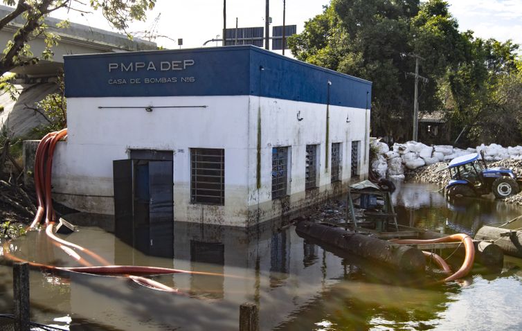 Porto Alegre (RS), 24/05/2024 – CHUVAS RS- CASA DE BOMBAS - Casa de Bombas para retiradas de água em enchentes em Porto Alegre. Foto: Rafa Neddermeyer/Agência Brasil