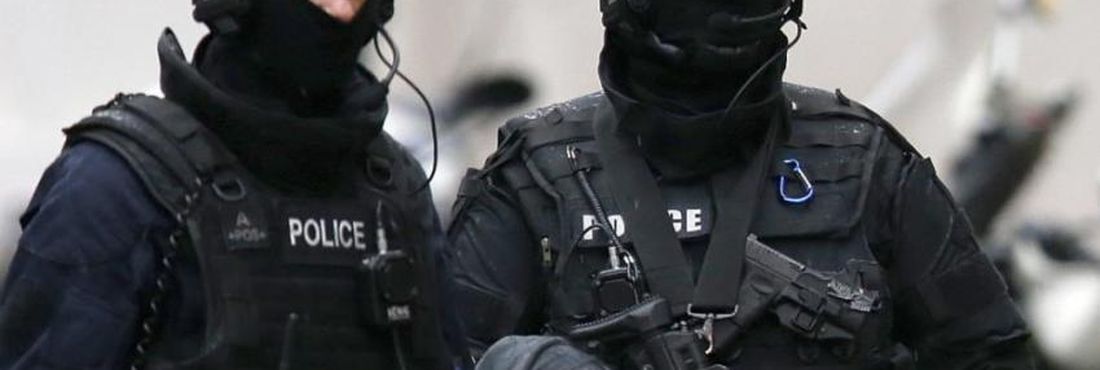Polícia francesa realiza megaoperação para localizar os dois irmãos suspeitos de ataque à revista Charlie Hebdo