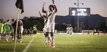 Vasco 4 x 3 Vitória