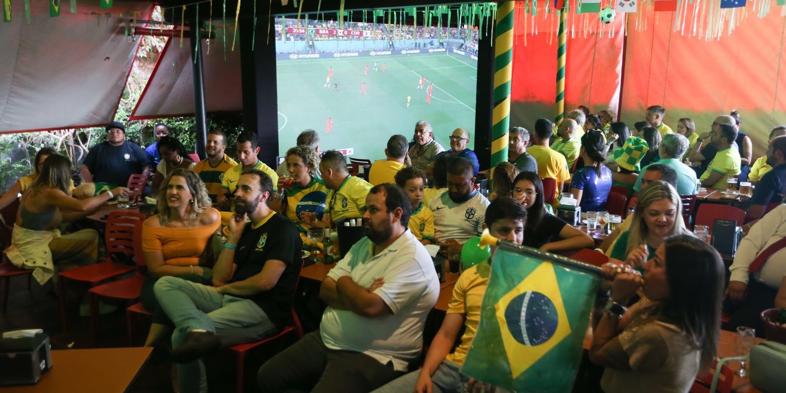 Torcedores o jogo Brasil x Coreia, no SIG Agência Brasil