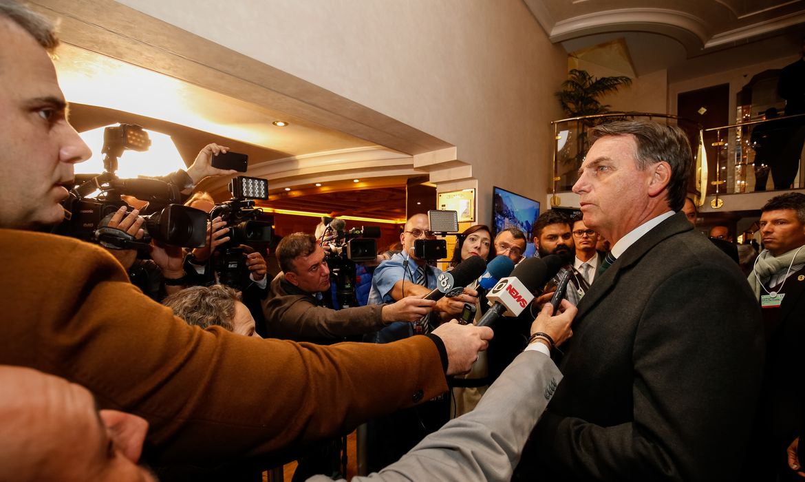   Presidente da República, Jair Bolsonaro, durante entrevista à imprensa no Hotel Seehof.
