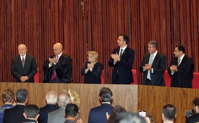 O Tribunal Superior Eleitoral (TSE) realiza a cerimônia  diplomação do presidente eleito, Luiz Inácio Lula da Silva, e do vice, Geraldo Alckmin, na sede do TSE