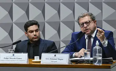 Brasília (DF), 20/10/2025 - O dirigente da entidade Amar Brasil Clube de Benefícios, Felipe Macedo Gomes,
e o advogado do depoente, Levy Emanuel Magno, participam da sessão da CPMI do INSS). Foto: Waldemir Barreto/Agência Senado