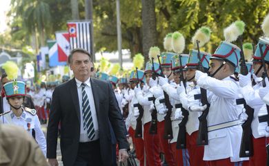 O presidente Jair Bolsonaro participa das comemorações dos 130 anos do Colégio Militar do Rio de Janeiro.