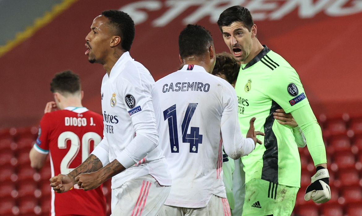 Jogadores do Real Madrid comemoram classificação na liga dos campeões