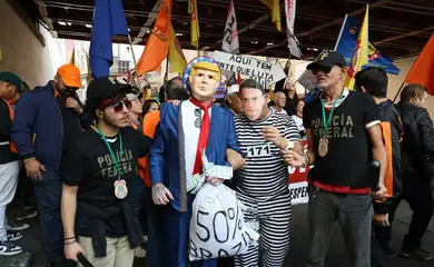 São Paulo (SP), 18/07/2025 - Manifestação dos comerciários da 25 de março, com organização do sindicato dos comerciários de São Paulo, contra medidas do presidente dos Estados Unidos, Donald Trump. Foto: Rovena Rosa/Agência Brasil