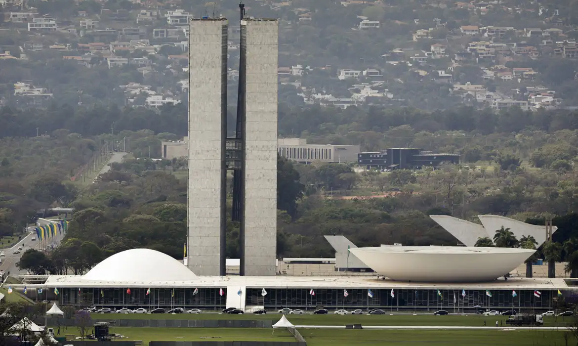 Brasília (DF) - 05/09/2023 - Vista da Esplanada dos Ministérios preparada para receber o desfile de 7 de setembro
Foto: Joédson Alves/Agência Brasil
