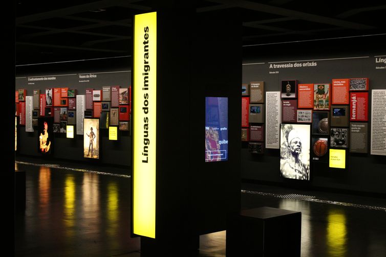Rovena Rosa/Agência Brasil Reinauguração do Museu da Língua Portuguesa, reconstruído após incêndio de 2015, na Praça da Luz.