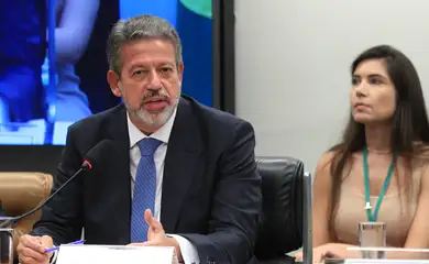 Brasília (DF), 06/05/2025  - A comissão especial que vai debater a isenção de Imposto de Renda para quem ganha até R$ 5 mil (PL 1.087/25) foi instalada. Deputado Rubens Pereira Júnior (PT-MA) o presidente do colegiado e o deputado Arthur Lira (PP-AL), o relator.
Foto: Lula Marques/Agência Brasil