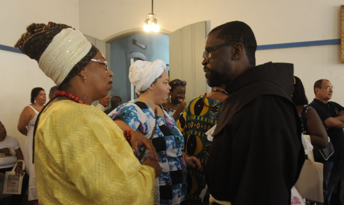 Rio de Janeiro - Ato inter-religioso em comemoração ao sétimo aniversário de fundação da Comissão de Combate à Intolerância Religiosa (Tânia Rêgo/Agência Brasil)
