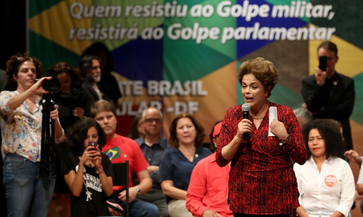 Brasília - A presidente afastada Dilma Rousseff participa de Ato da Frente Brasil Popular (Wilson Dias/Agência Brasil)
