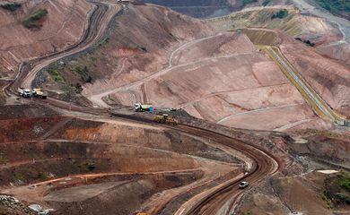 Mariana (MG) - Barragem de Fundão, operada pela mineradora Samarco, dois anos após a tragédia do rompimento da estrutura de contenção de rejeitos (José Cruz/Agência Brasil)