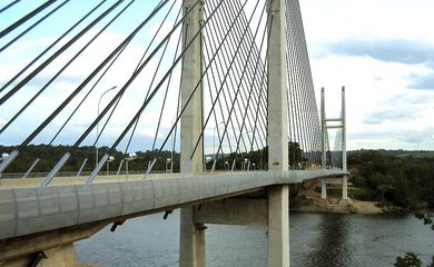 Oiapoque - O governo do Amapá espera poder inaugurar a ponte que liga a cidade de Oiapoque, no norte do estado, a St. Georges, na Guiana Francesa Divulgação Ministério das Cidades)