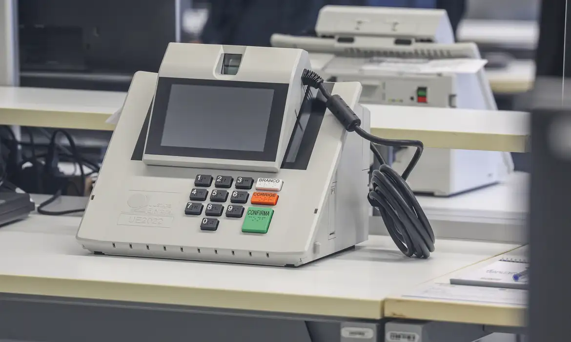 Brasília (DF), 01/12/2025 – Urna eletrônica que será utilizada no teste público de segurança dos sistemas eleitorais 2026.  Foto: Valter Campanato/Agência Brasil