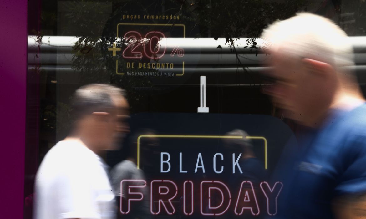 Black Friday: Procon alerta para compra de pacotes de viagem e passeio Black Friday: Procon alerta para compra de pacotes de viagem e passeio