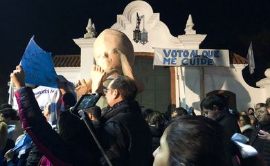 Às vésperas de votação no Senado, Argentina se divide em relação a aborto