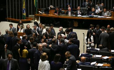 Brasília - Plenário da Câmara dos Deputados encerrou a discussão do projeto de lei que cria medidas contra a corrupção (PL 4850/16) (Fabio Rodrigues Pozzebom/Agência Brasil)