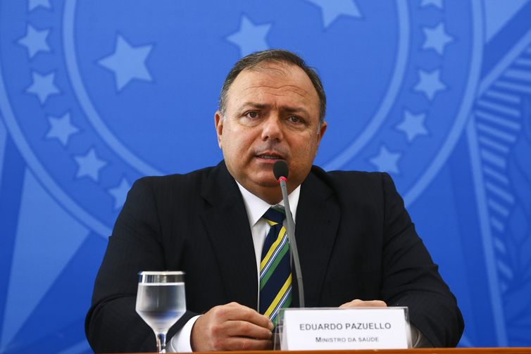 O ministro da Saúde, Eduardo Pazuello, concede entrevista coletiva após anúncio do Plano Nacional de Operalização de Vacinação contra a Covid-19.