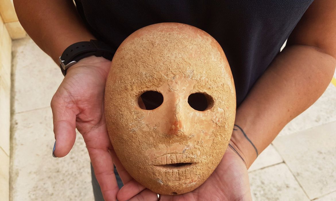 Máscara, Israel, Pedra