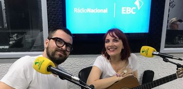 Nina Wirtti e Guto Wirtti conversam sobre o álbum &quot;Flor da estrada&quot; no Revista Rio desta sexta (27)