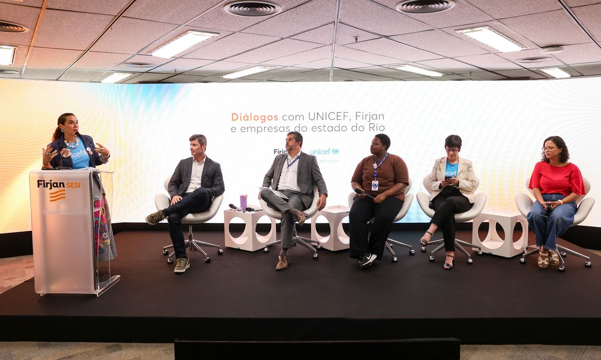 Rio de Janeiro (RJ), 31/03/2025 – Mesa durante o seminário Diálogo com Unicef, Firjan e empresas do Rio de Janeiro, na sede da Firjan no centro da capital fluminense. Foto: Tomaz Silva/Agência Brasil