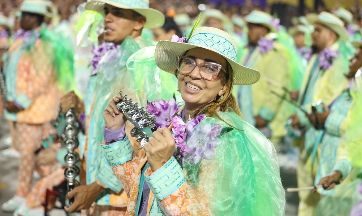 Rio de Janeiro (RJ), 05/03/2025 – Acadêmicos do Grande Rio desfila no terceiro dia de carnaval do grupo Especial na Marquês de Sapucaí, na região central do Rio de Janeiro. Foto: Tomaz Silva/Agência Brasil