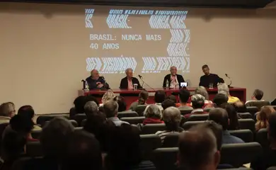 São Paulo (SP), 12/07/2025 - Evento do museu Memorial da Resistência de SP junto à Editora Vozes, de lançamento do livro Brasil: Nunca Mais. Apenas quatro meses após o “fim” da ditadura militar brasileira, o livro Brasil: Nunca Mais foi lançado discretamente em julho de 1985. Foto: Paulo Pinto/Agência Brasil
