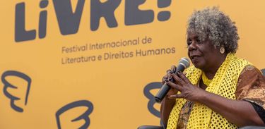 A escritora Conceição Evaristo fala durante a Livre