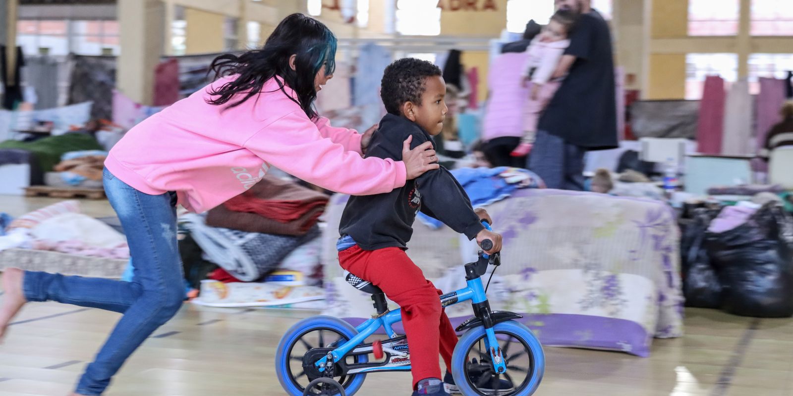 Crianças em desastres exigem cuidados especiais, alerta Unicef em novo protocolo de proteção integral.