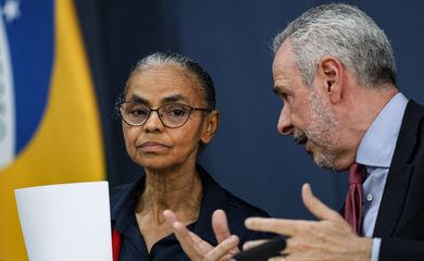 Brasília (DF), 10/10/2025 - A ministra do Meio Ambiente e Mudança do Clima, Marina Silva, e o Presidente da COP30, Embaixador André Aranha Corrêa do Lago, durante entrevista coletiva sobre a Pre-COP30. Foto: Marcelo Camargo/Agência Brasil
