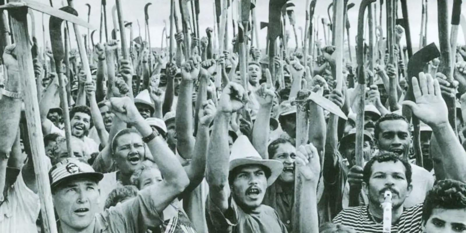 セバスチャン・サルガド写真集「Workers」 SebastianSalgado Trabalhadores”: série de Sebastião Salgado chega ao RJ para mostra
