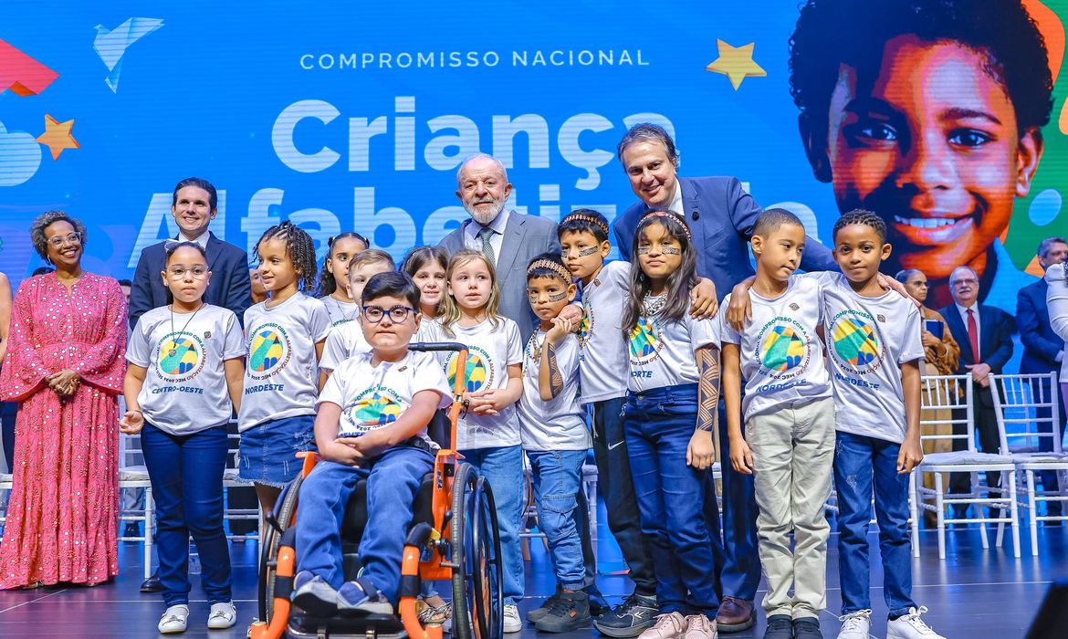 Brasília (DF), 10/02/2025 - Presidente da República, Luiz Inácio Lula da Silva, durante cerimônia de entrega do Prêmio Selo Nacional Compromisso com a Alfabetização, no Centro Internacional de Convenções do Brasil. Foto: Ricardo Stuckert/PR