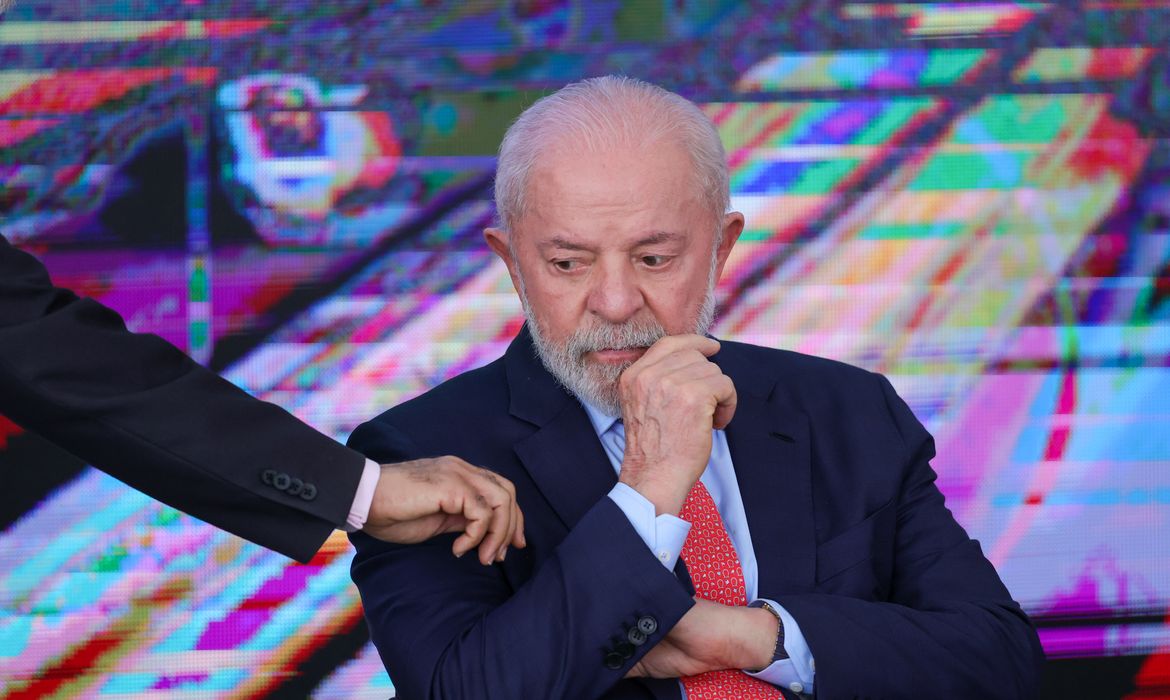"Tenho que agradecer", diz Lula sobre fracasso de plano de envenená-lo "Tenho que agradecer", diz Lula sobre fracasso de plano de envenená-lo