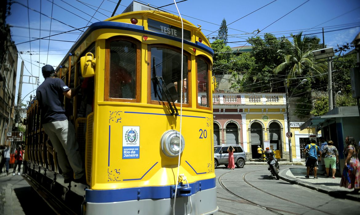 Rio de Janeiro - Bonde de Santa Teresa inicia testes em trecho desativado desde o acidente de  agosto de 2011, entre o Largo do Curvelo e o Largo dos Guimarães (Tânia Rêgo/Agência Brasil)