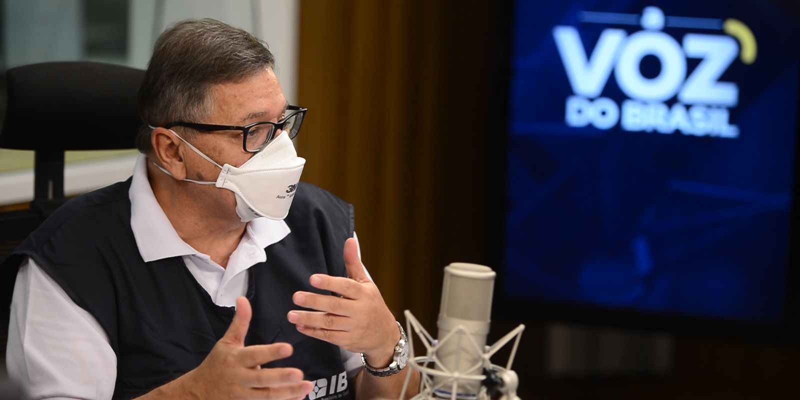 O presidente do IBGE, Eduardo Luiz Gonçalves Rios Neto, é entrevistado no programa A Voz do Brasil.