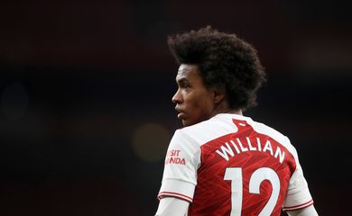 Willian, jogador brasileiro do Arsenal, é vítima de racismo online