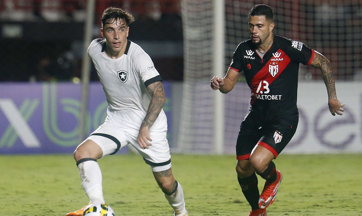 Atlético-GO x Botafogo - 24/04/2022 - campeonato brasileiro