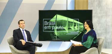 Ministra Damares Alves faz um balanço das ações de enfrentamento à covid-19