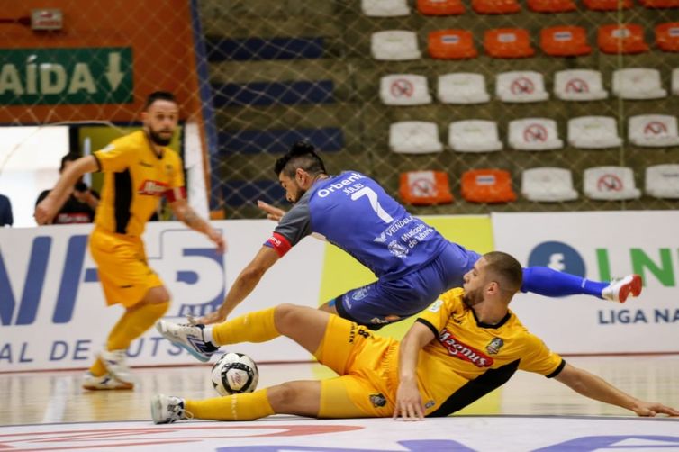 Magnus goleia Tubarão_SC, por 6 a 0, em primeiro jogo da semifinal da LNF