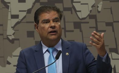 O relator e autor do relatório final da CTENORTE, senador Nelsinho Trad, durante  pronunciamento na Comissão Temporária do Senado sobre a Criminalidade na Região Norte