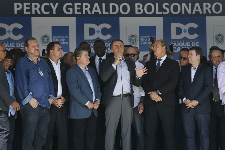 O presidente eleito Jair Bolsonaro participa da cerimônia de inauguração do III Colégio da Polícia Militar do Estado do Rio de Janeiro Percy Geraldo Bolsonaro.