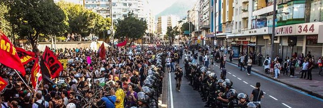 Protesto no Rio pede libertação de ativistas presos